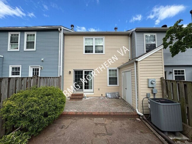 Building Photo - 6118 Rocky Way Ct