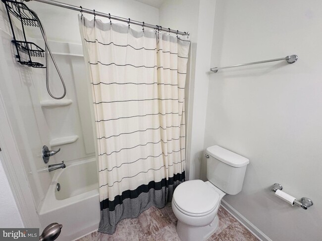 Building Photo - 576 Thumper Dr