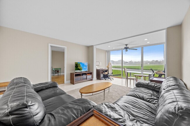 Building Photo - 4539 Luxemburg Ct