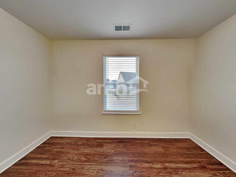 Building Photo - 4402 Erabele Dr