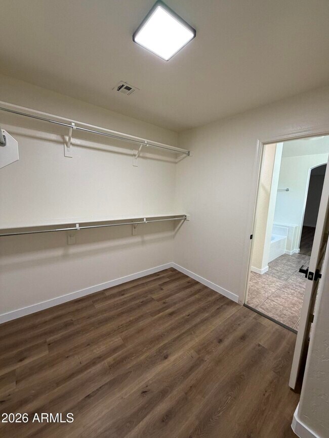 Building Photo - 46058 W Tulip Ln