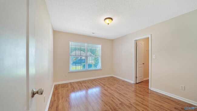 Building Photo - 113 NW Imogene Way