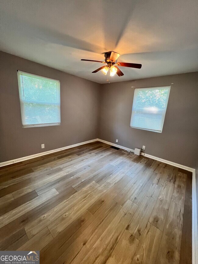 Building Photo - 2032 Dellwood Pl