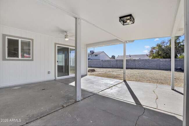 Building Photo - 2355 W Waltann Ln