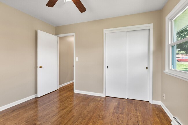 Building Photo - Lovely 3 bedroom home available soon!