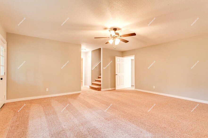 Building Photo - 8500 Olde Colony Trl