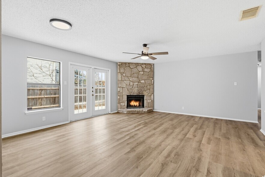 Building Photo - 9110 Roquefort