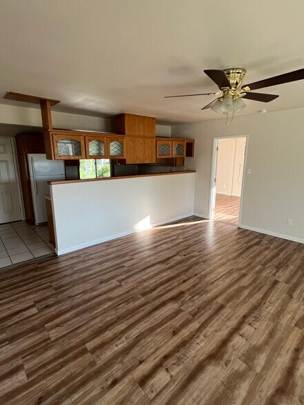 Coming in the front door. - 1045 S Stage Rd