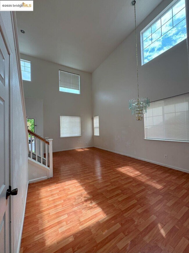 Building Photo - 645 Rockspray Cir