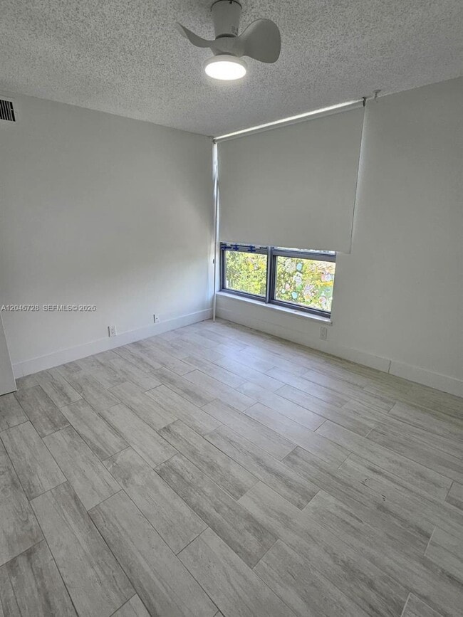 Building Photo - 3530 Mystic Pointe Dr