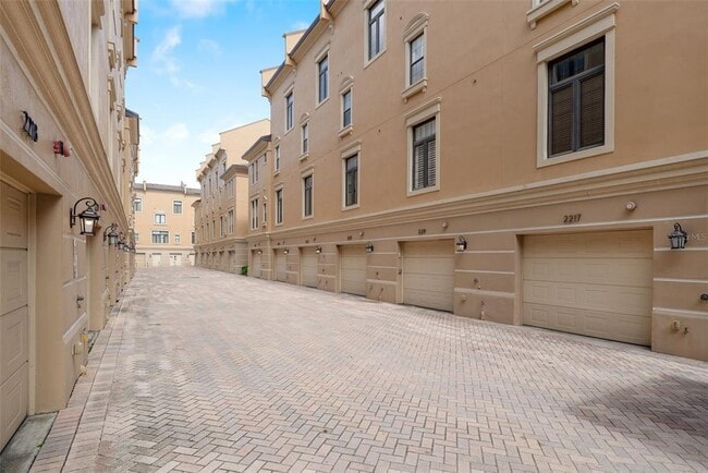 Building Photo - 2211 Soho Bay Ct