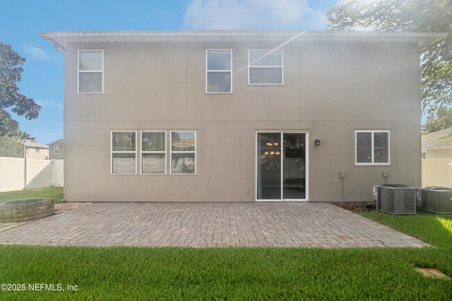 Building Photo - 669 Picasso Ave