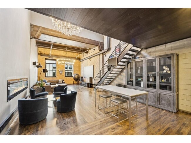 Primary Photo - 801 N Washington Ave