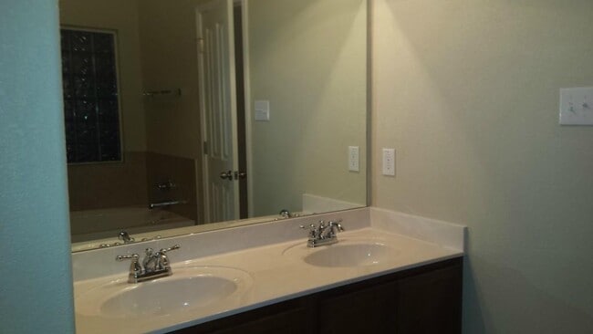 Building Photo - 1312 Stanislaws Dr