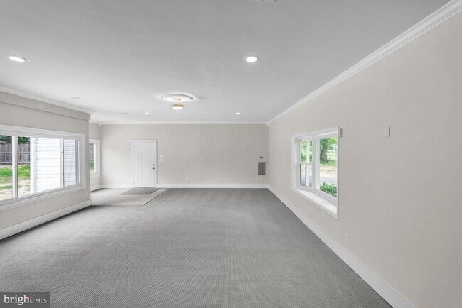 Building Photo - 10911 Chandler Rd