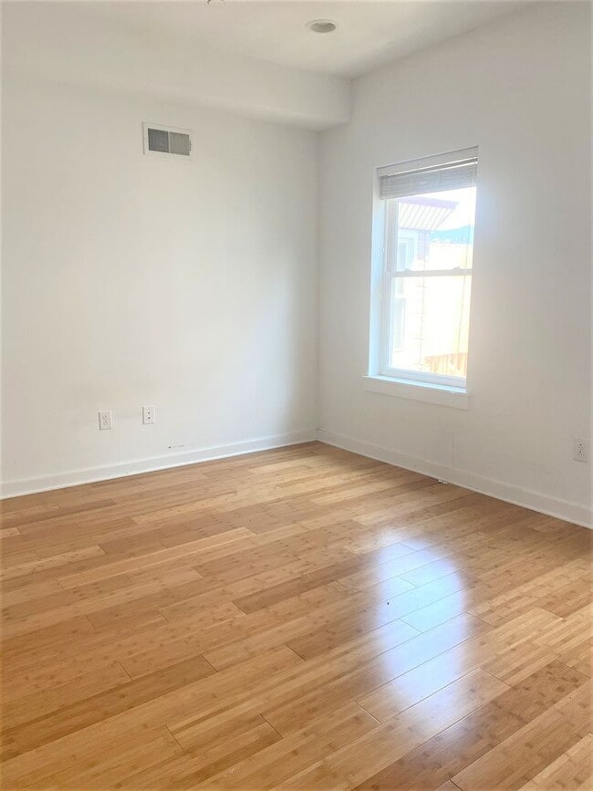 Building Photo - House for Rent in Fishtown
