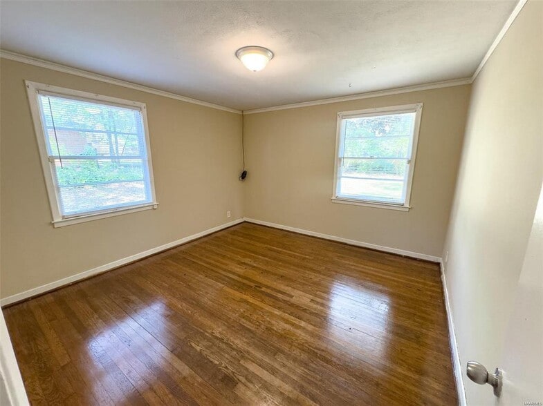 Building Photo - 815 Perry Hill Rd