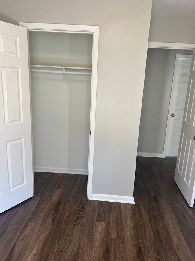 Building Photo - 510 S 19th St