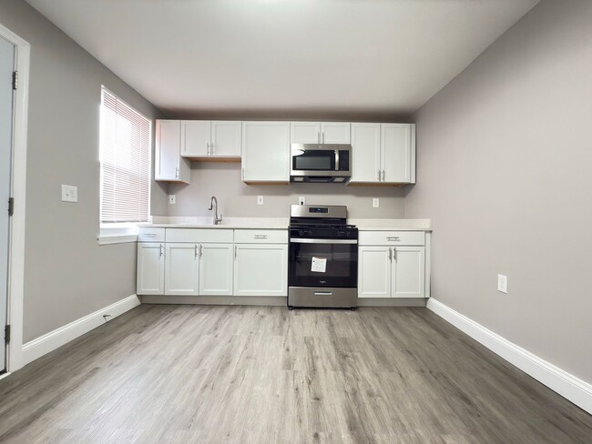 Building Photo - Fully renovated Three-Bedroom In Baltimore