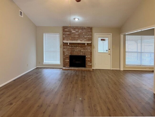 Building Photo - 3122 Windmill St