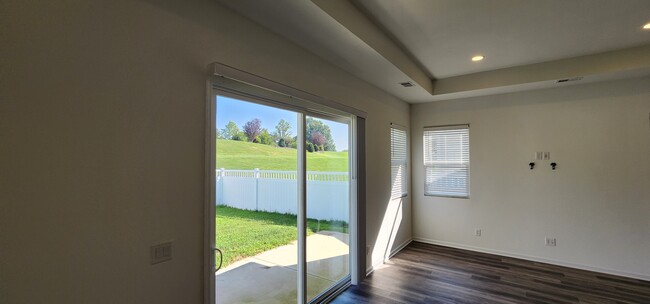 Building Photo - Lot 04