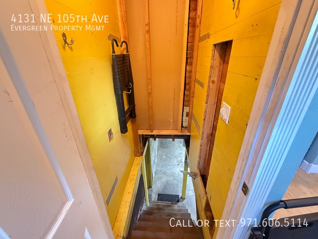 Building Photo - 4131 NE 105th Ave