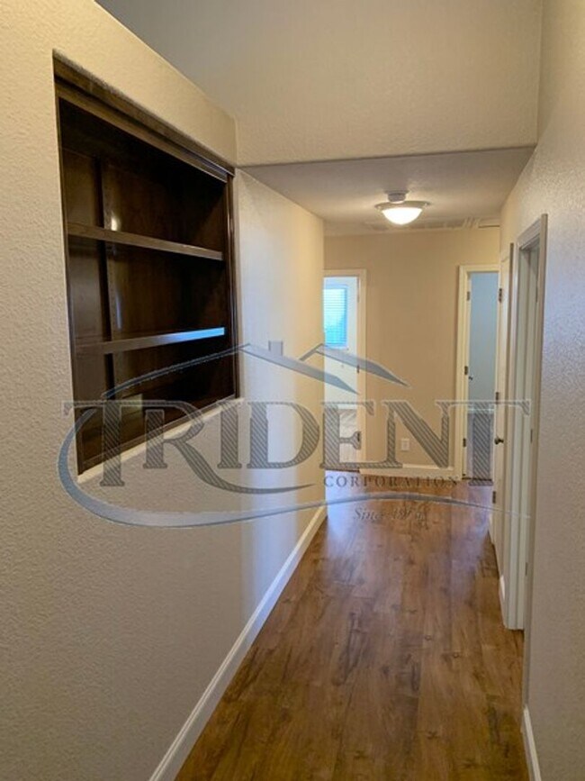 Building Photo - 2180 Gold River Dr