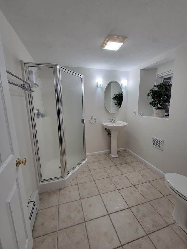 Building Photo - 40 N Mill St