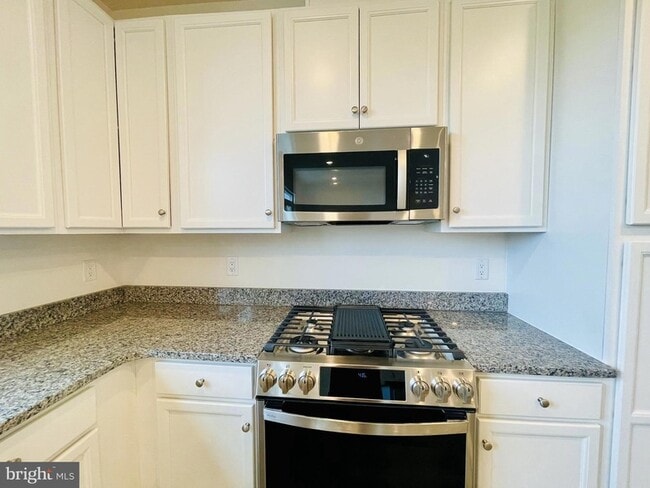 Building Photo - 202 Thompson Dr