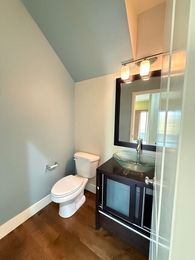 Building Photo - Stylish & Updated Home – 3BR/2.5BA, AC, Ne...