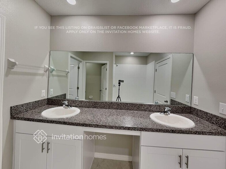 Building Photo - 7754 Silver Berry Ct