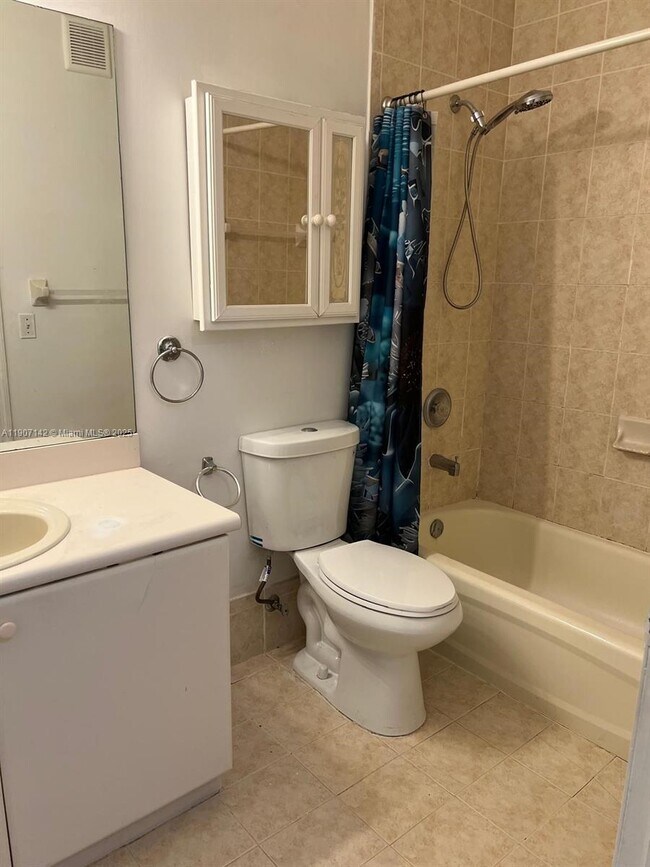 Building Photo - 17710 NW 73rd Ave