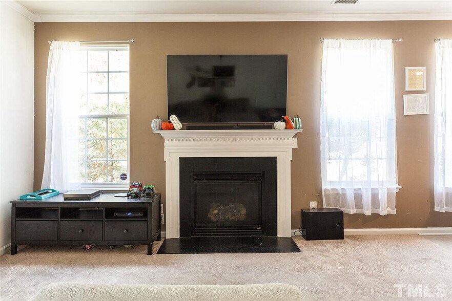 Building Photo - Room in Single Family Home on Autumn Leaf Ln