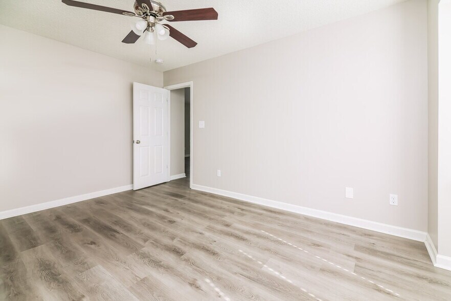 Building Photo - 4304 Candle Ct