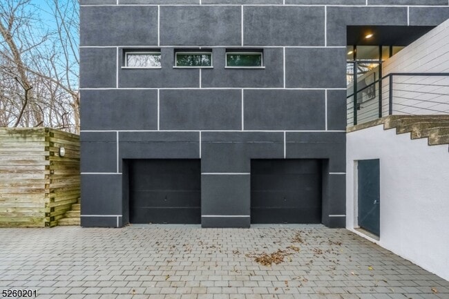 Building Photo - 451 Mountain Ave