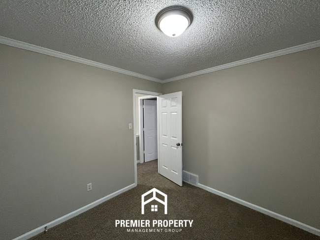 Building Photo - Newly Renovated 3-Bedroom Home for Rent in Memphis, TN - 2-Story Home with Garage & Fenced Yard