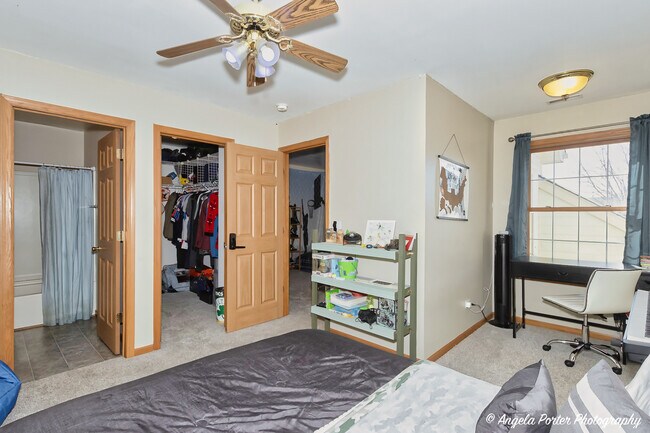 Building Photo - 5850 Fieldstone Trail