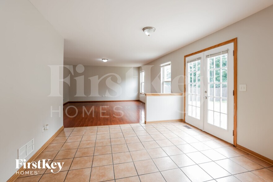 Building Photo - 7010 Paradise Cir