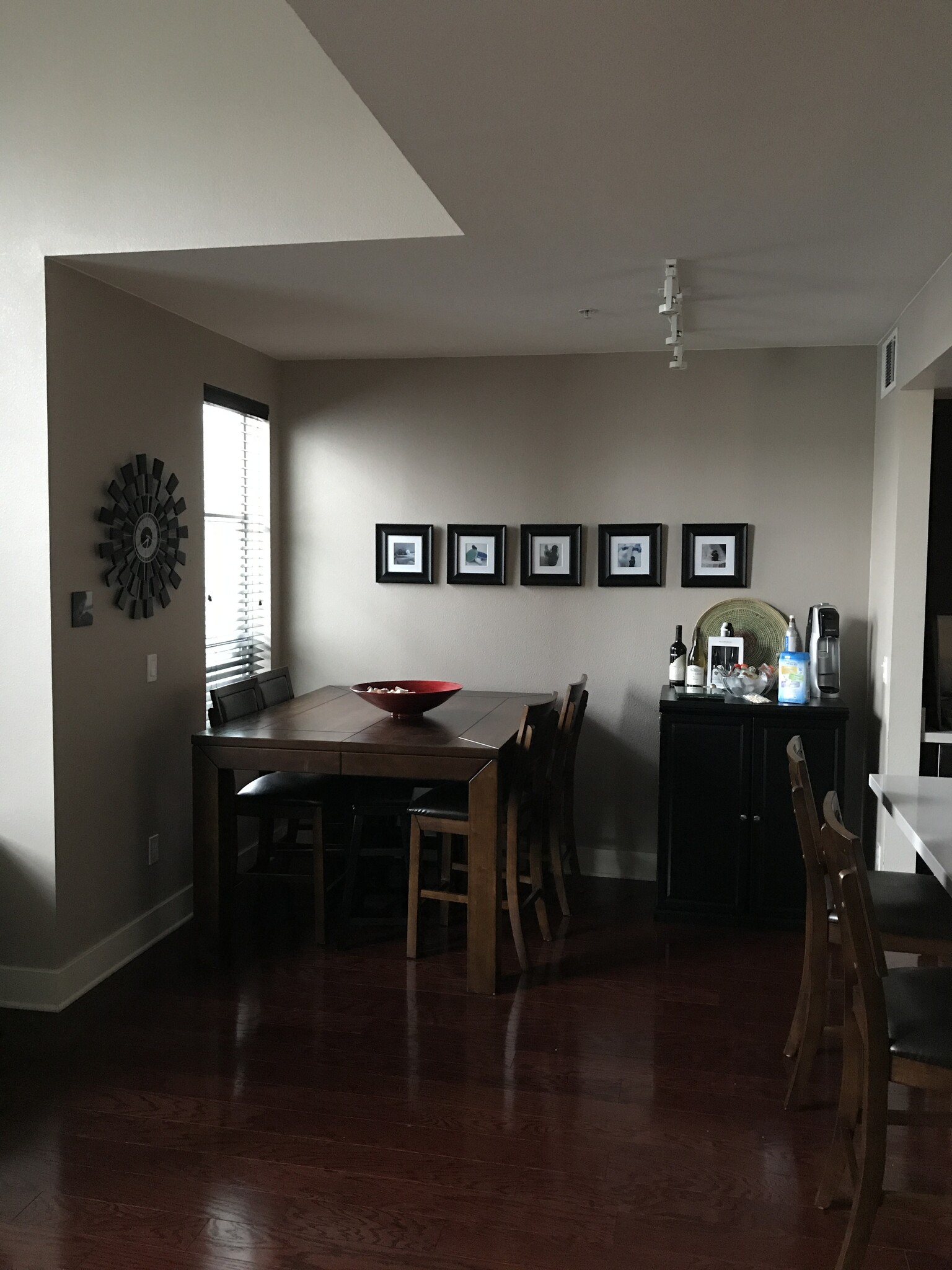 Dining - 1 E Julian St