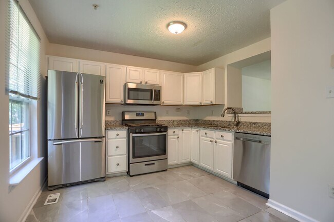 Building Photo - Contemporary Living At It's Finest in Lovely Owings Mills!!