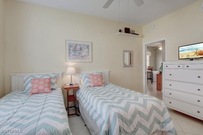 Building Photo - 280 Robin Hood Cir