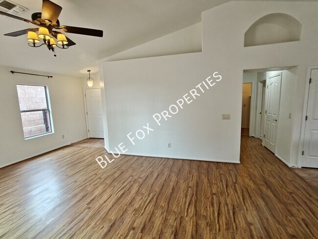 Building Photo - 10923 S Lake Gambusi Dr