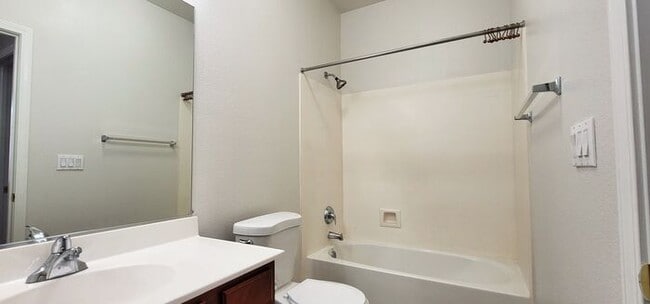 Building Photo - Single-Story 3 Bed, 2 Bath Home in Gated Double Diamond Community – Pool, Gym & 2-Car Garage