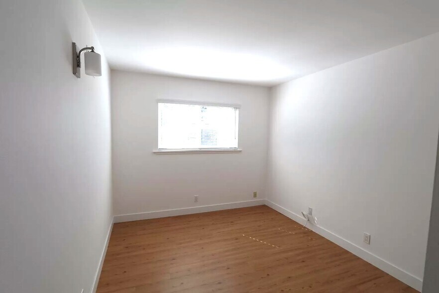 Building Photo - 6211 Covington Way