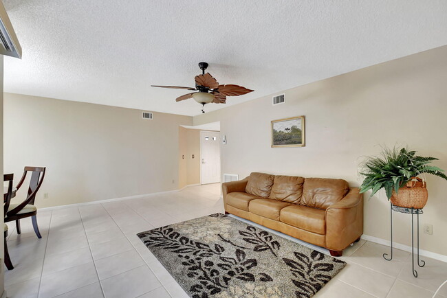 Building Photo - 6025 Parkwalk Dr