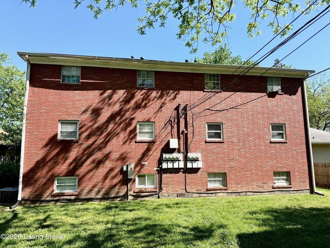 Building Photo - 116 E Harrison Ave
