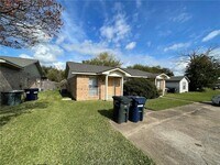 Building Photo - 1521 Hillside Dr
