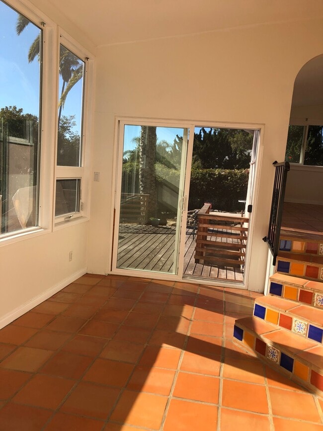 Building Photo - 258 Mar Vista Dr