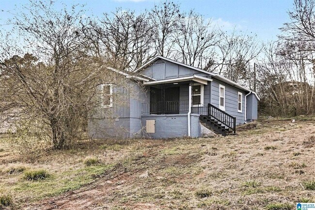 Building Photo - 3640 Wenonah Rd SW