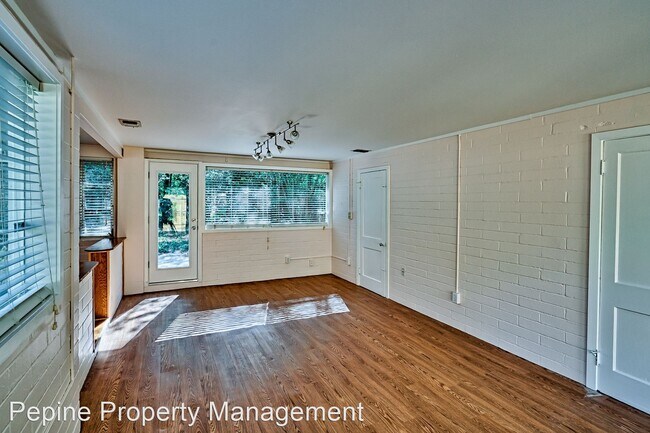 Building Photo - 3 br, 1 bath House - 725 NW 33rd Ave